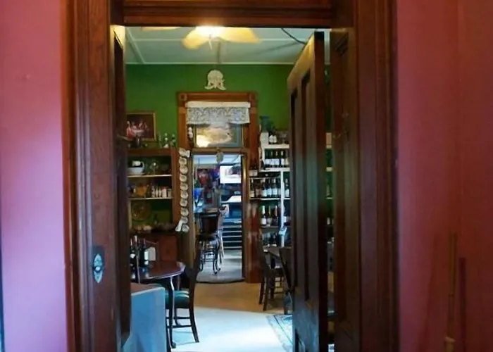 Riverview Mansion 2*