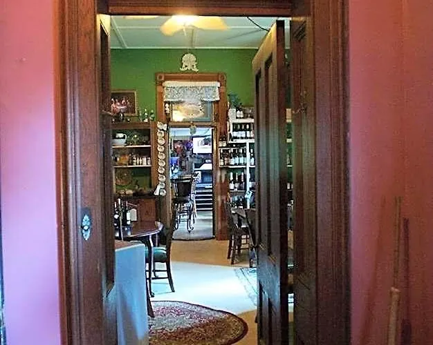 Riverview Mansion 2*