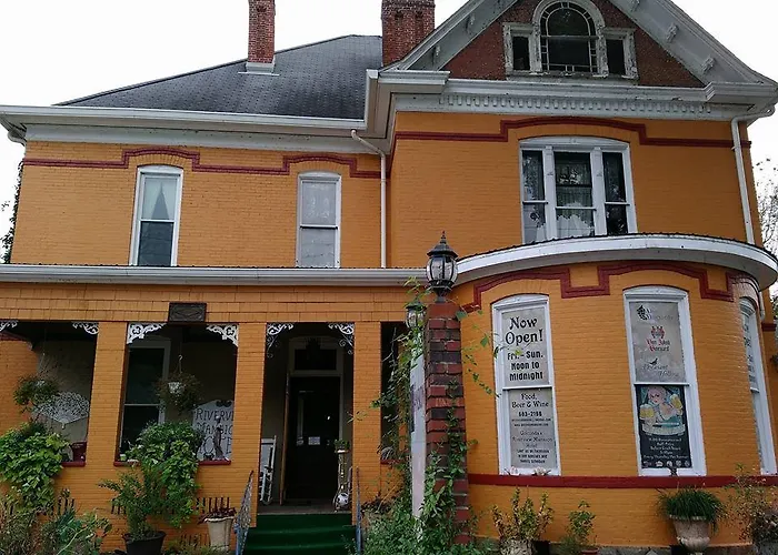 Riverview Mansion Inn 2*